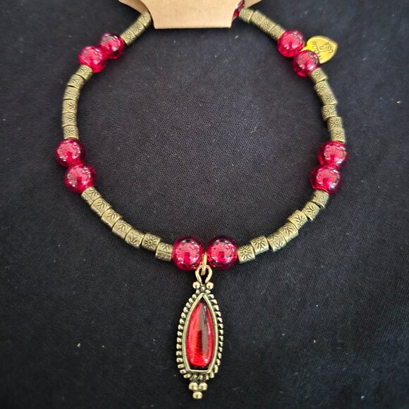 Cowgirl Style Red Glass Bead Hat Band with Antique Gold Pendant - Picture 3 of 4